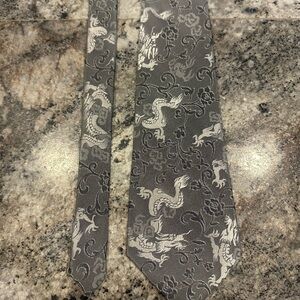 Elegant Gray Dragon Pattern Tie